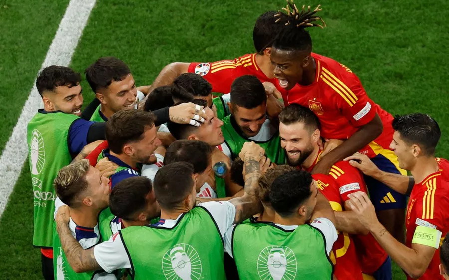 1. España vs. Inglaterra. Eurocopa. Domingo 14 de julio. La Furia Roja busca un nuevo título en su historial  ante una deslucida Inglaterra.