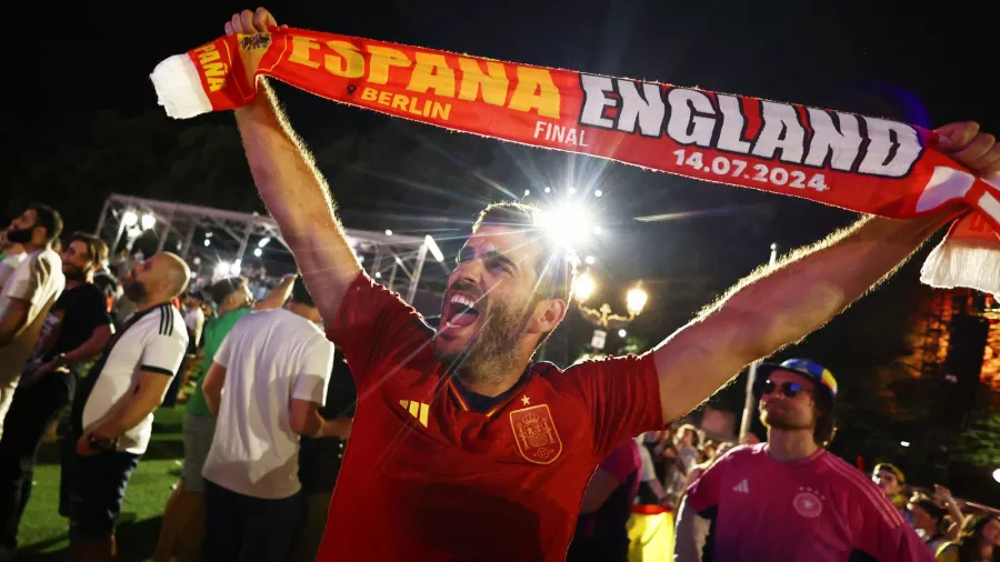 La pasión por 'La Roja' tomó las calles españolas