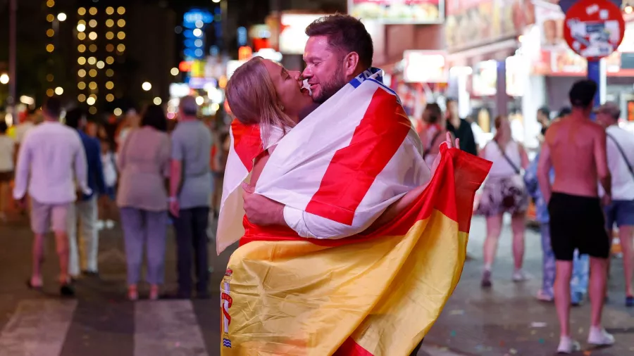 La pasión por 'La Roja' tomó las calles españolas