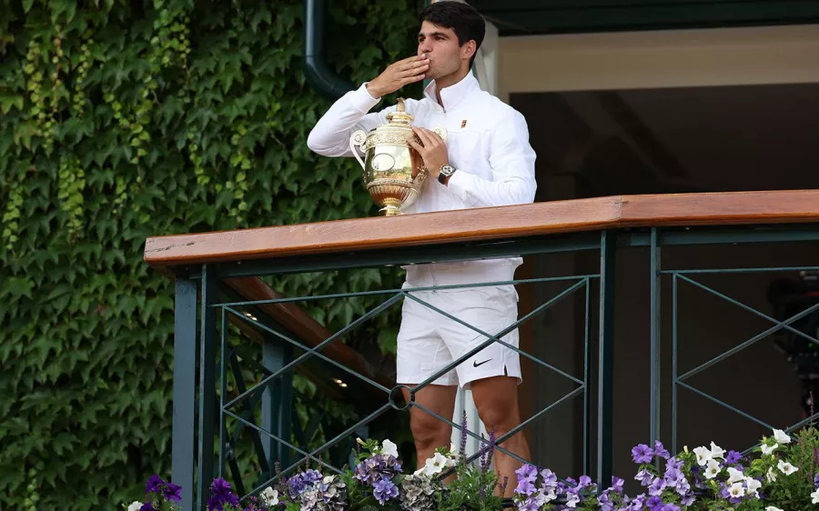 Carlos Alcaraz conquista Wimbledon por segunda ocasión