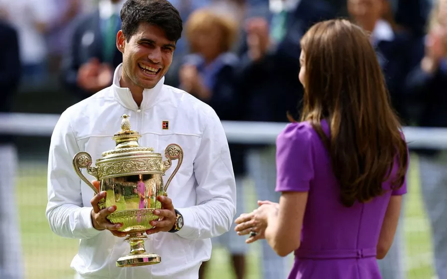 Carlos Alcaraz conquista Wimbledon por segunda ocasión