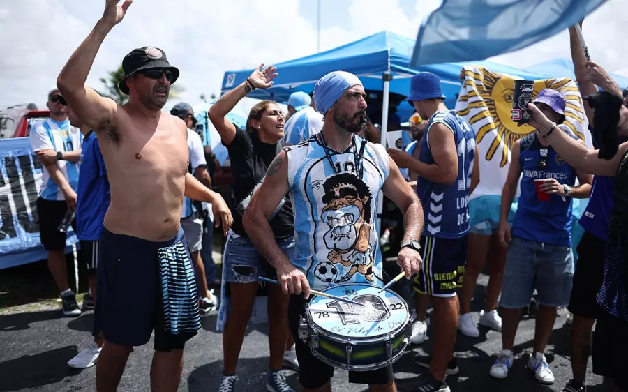 Ambiente, fiesta y pasión antes de la final entre Colombia y Argentina