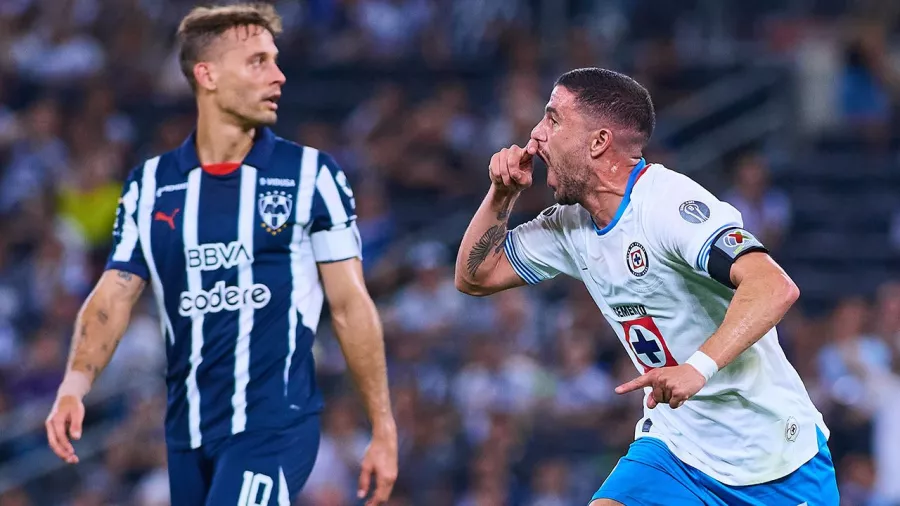 Cruz Azul está venciendo 2-0 a Rayados al medio tiempo en el Estadio BBVA.