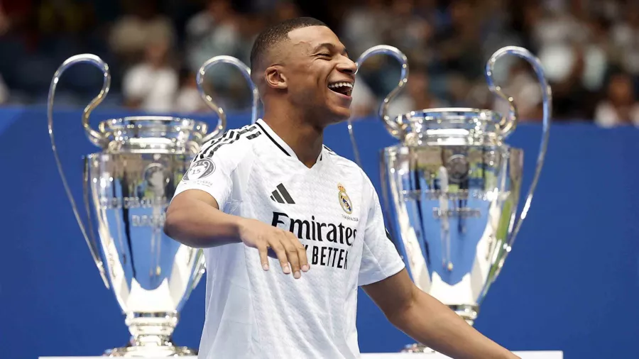 El Santiago Bernabéu se rinde ante Kylian Mbappé