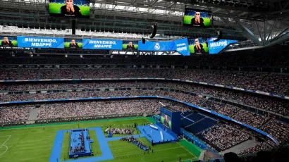 El Santiago Bernabéu lució a máxima capacidad para recibir al francés.