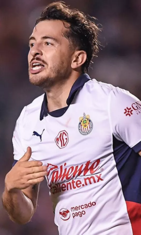 Chivas liquidó al Querétaro y Fernando Gago ya respira