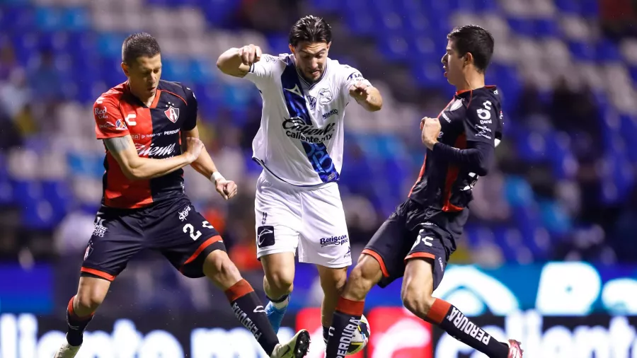 Sin brillar demasiado, Atlas puso contra las cuerdas al Puebla