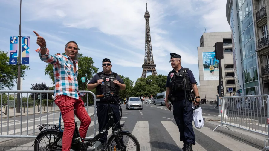 Las calles de París ya viven la fiesta olímpica