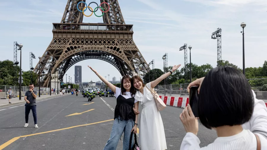 Las calles de París ya viven la fiesta olímpica