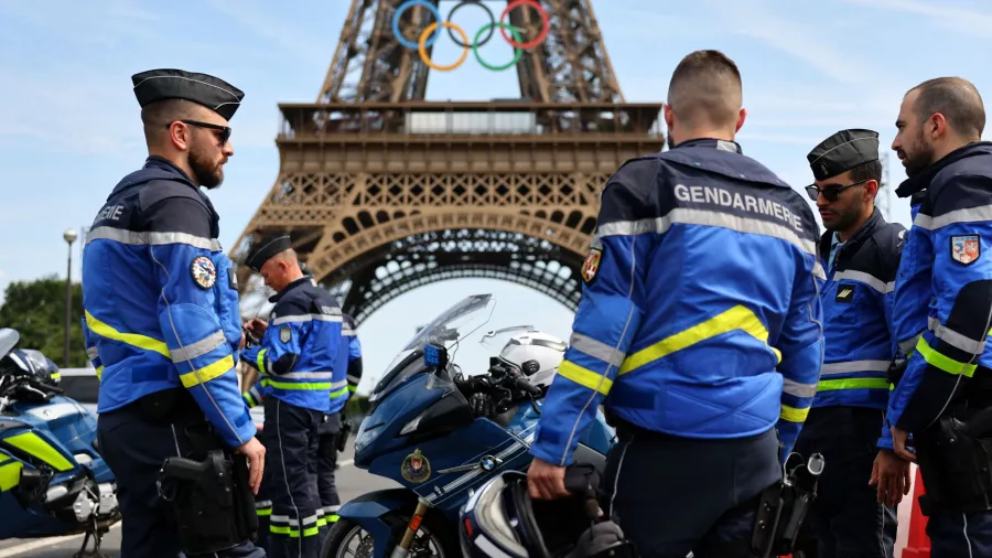 Las calles de París ya viven la fiesta olímpica