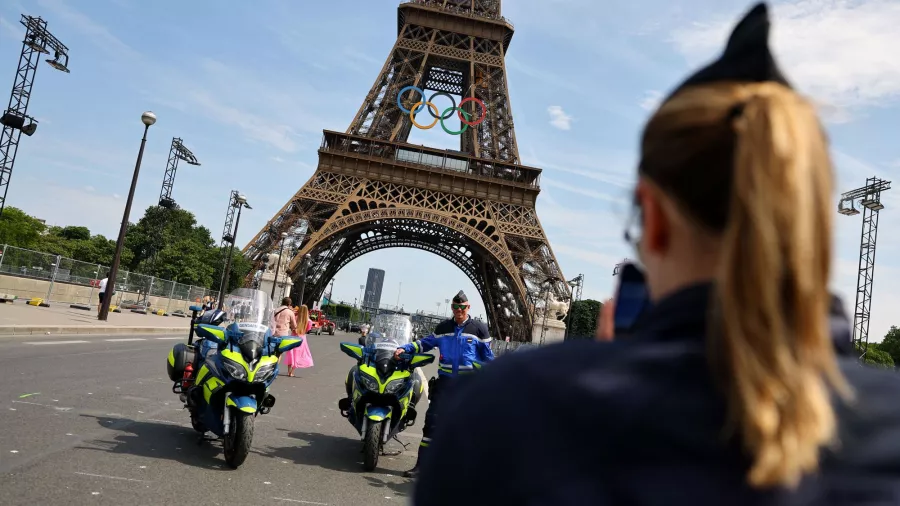 Las calles de París ya viven la fiesta olímpica