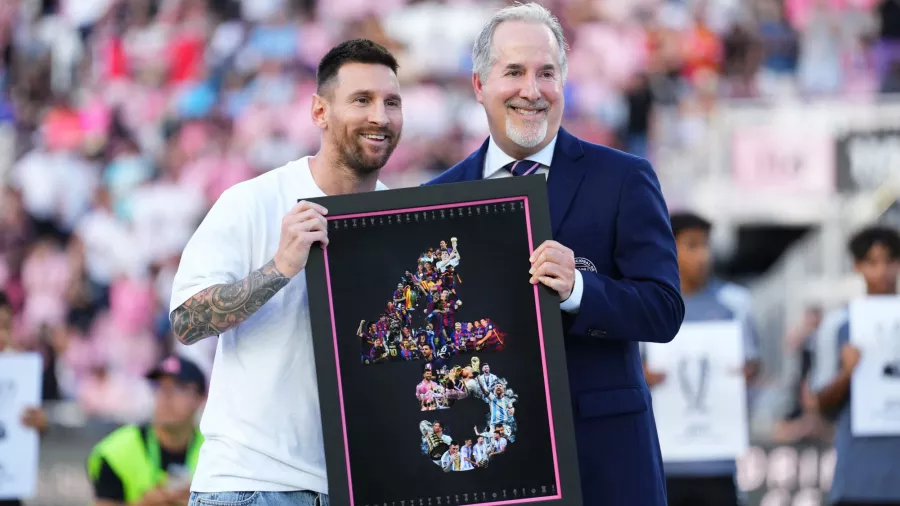 Lionel Messi llegó a 45 títulos y el Inter Miami se lo reconoció