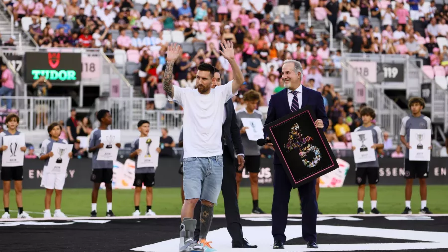 Lionel Messi llegó a 45 títulos y el Inter Miami se lo reconoció