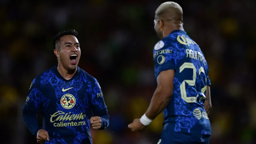 Así celebró Aguirre su debut con gol en América.