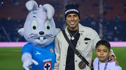 Así se despidió Carlos Salcedo del público en el Estadio Ciudad de los Deportes.