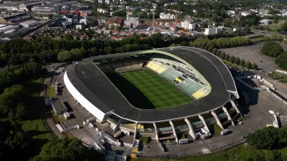 Stade de la Beaujoire, 35 mil espectadores: futbol (fase de grupos, cuartos de final, semifinales, medalla de bronce varonil).