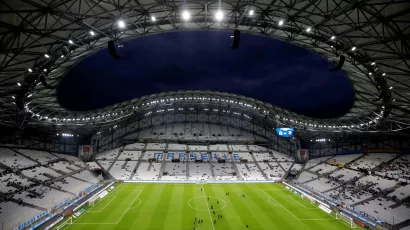 Stade Vélodrome, 67 mil espectadores: futbol (fase de grupos, cuartos de final y semifinales).