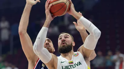 Jonas Valanciunas, Lituania