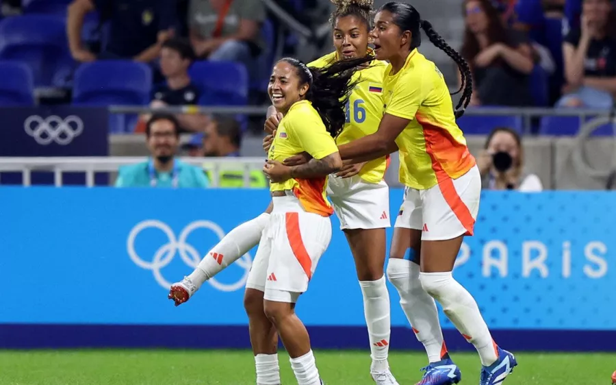 Francia y Colombia regalan la primera feria de goles en París 2024