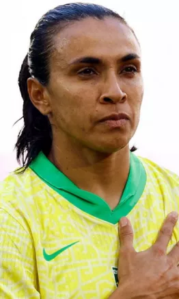 Marta hace historia y Brasil debuta con victoria en París 2024