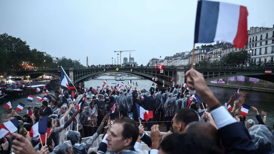 Los atletas franceses vivieron en grande la fiesta olímpica en casa