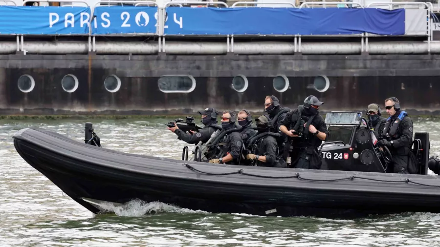 Fuerzas armadas en el río Sena