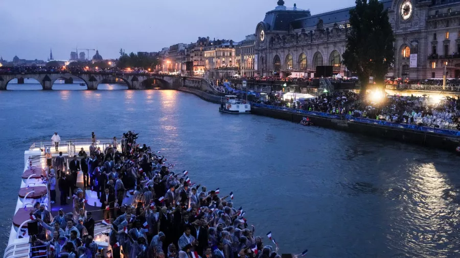 Los atletas franceses vivieron en grande la fiesta olímpica en casa