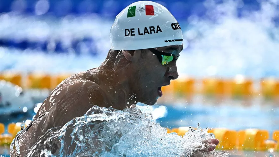 Miguel de Lara (natación): Descalificado en 100 metros pecho.