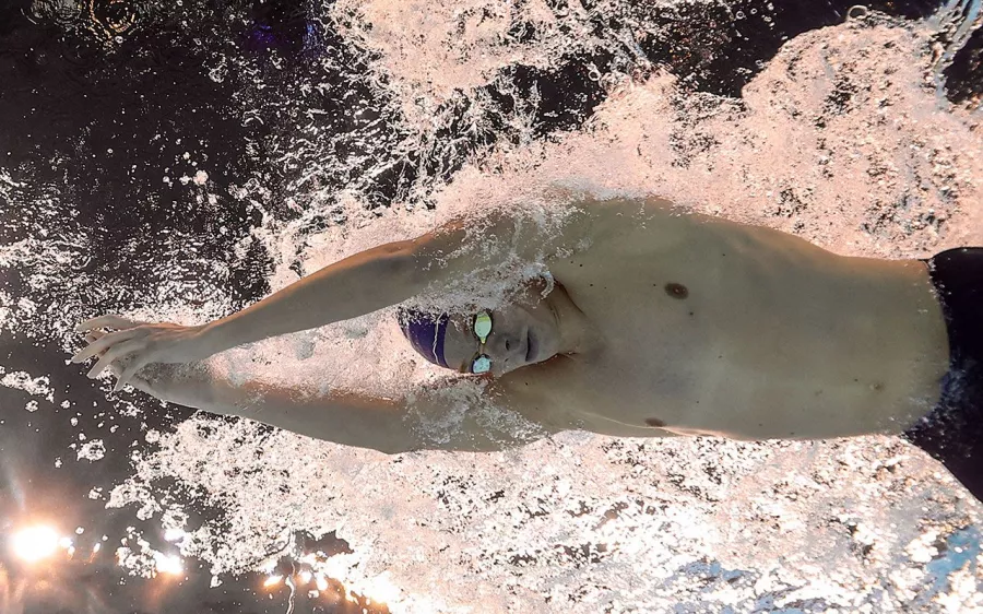 Leon Marchand rompe el récord de Michael Phelps