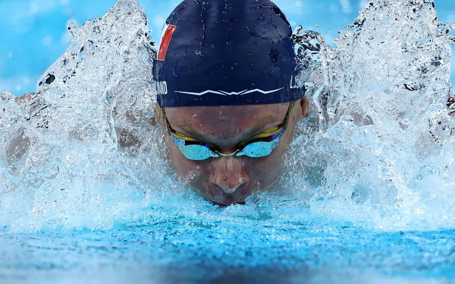 Leon Marchand rompe el récord de Michael Phelps