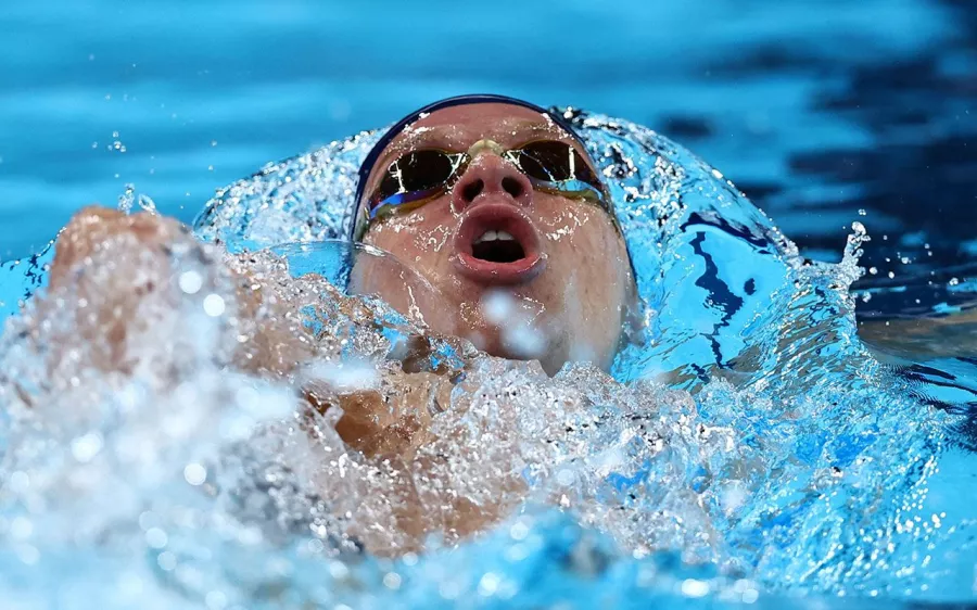 Leon Marchand rompe el récord de Michael Phelps