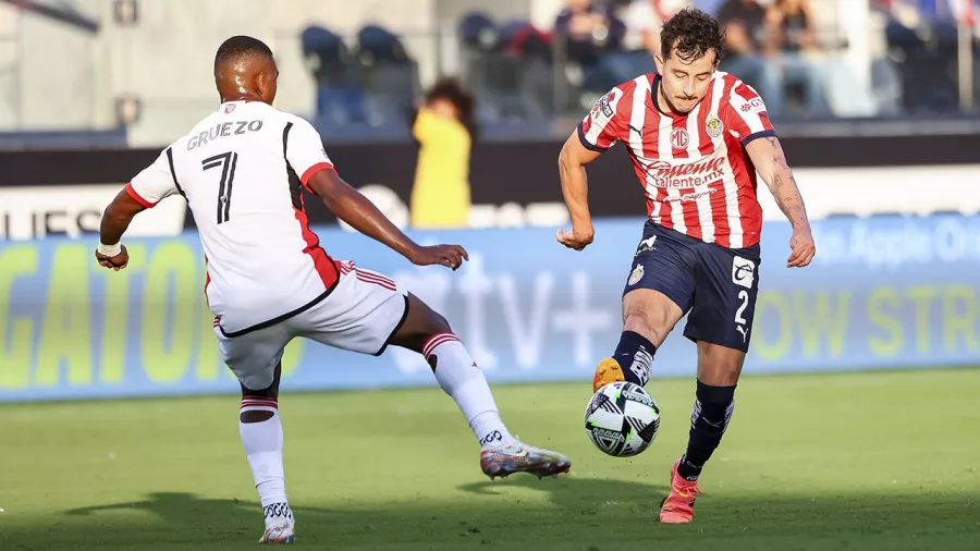 El equipo californiano es el último lugar de entre los 29 clubes de la MLS con 14 puntos, pero se puso en ventaja sobre Chivas.