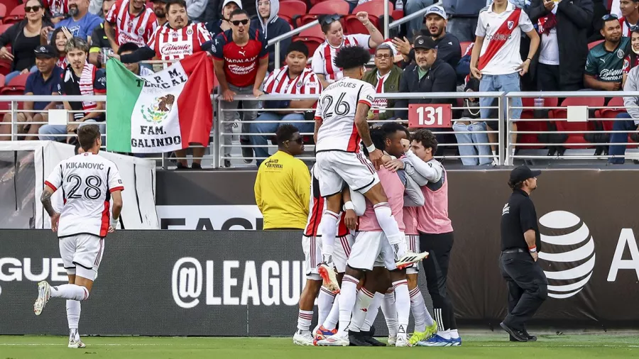 Jeremy Ebobisse adelantó al San José Earthquakes.