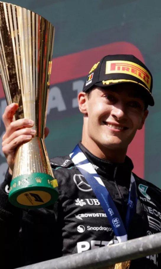 George Russell, descalificado y Lewis Hamilton hereda el podio