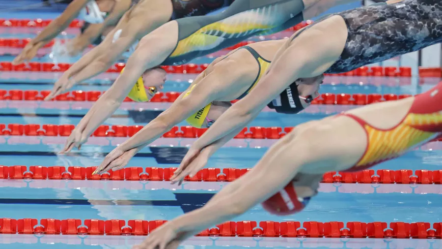 Australia hace el 1-2 en 200 metros libres con récord olímpico incluido