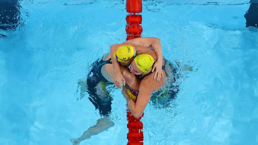 Australia hace el 1-2 en 200 metros libres con récord olímpico incluido