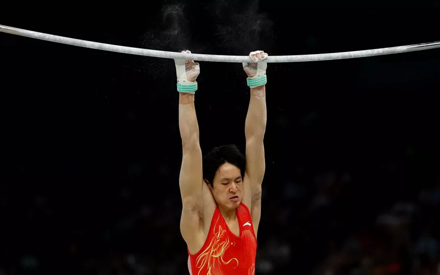 Las dos caídas que dejaron a China sin el oro en gimnasia