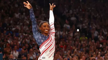 Simone Biles lideró a Estados Unidos hacia su primer oro