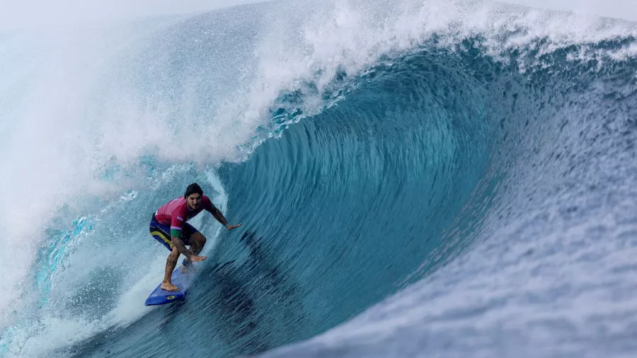 Medina cerró su participación con 17.40 puntos y la ola de 9.90 puntos, la mejor de lo que va del certamen del surf olímpico.