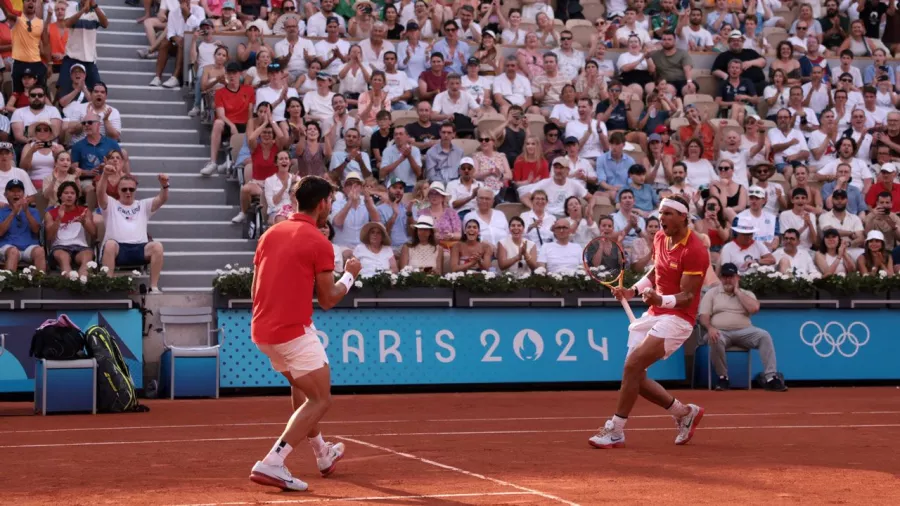 Rafael Nadal y Carlos Alcaraz dan un paso más a la medalla en París 2024