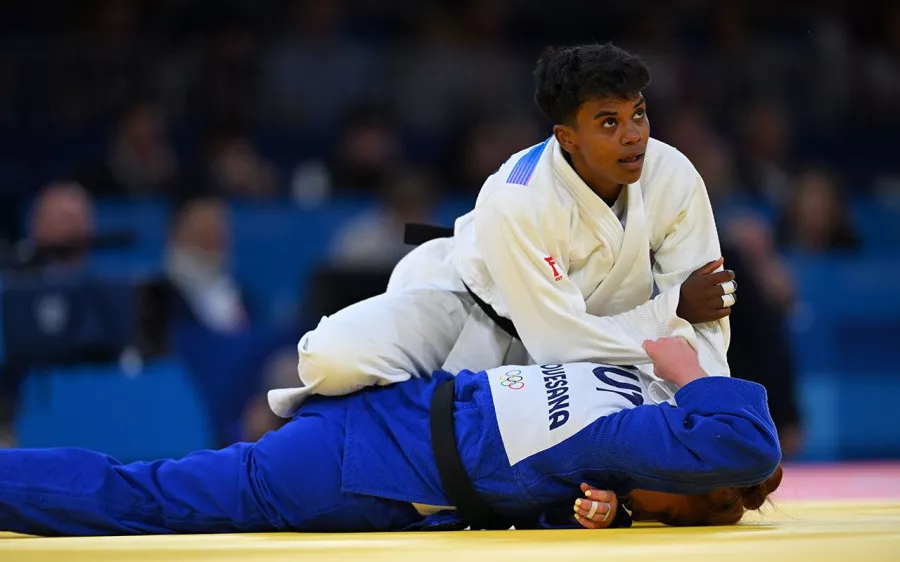 En cuartos de final, la judoca mexicana derrotó con punto de oro a la austriaca Lubjana Piovesana.
