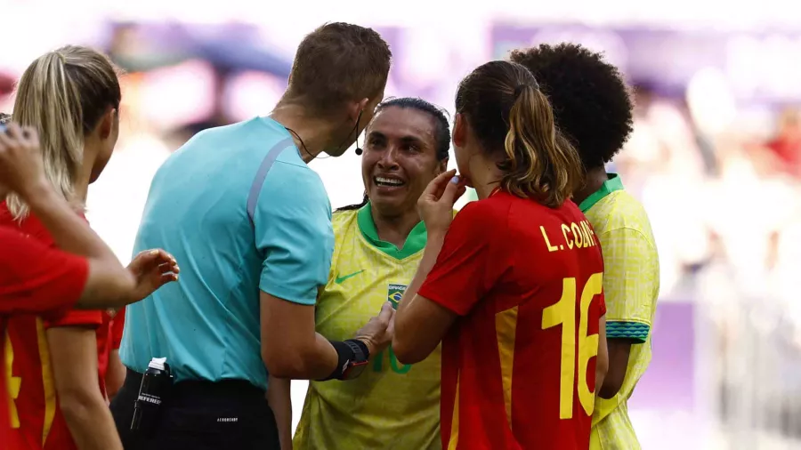 Marta le explicó la situación.