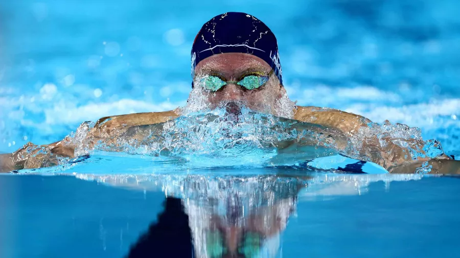 Léon Marchand conquista los 200 metros pecho