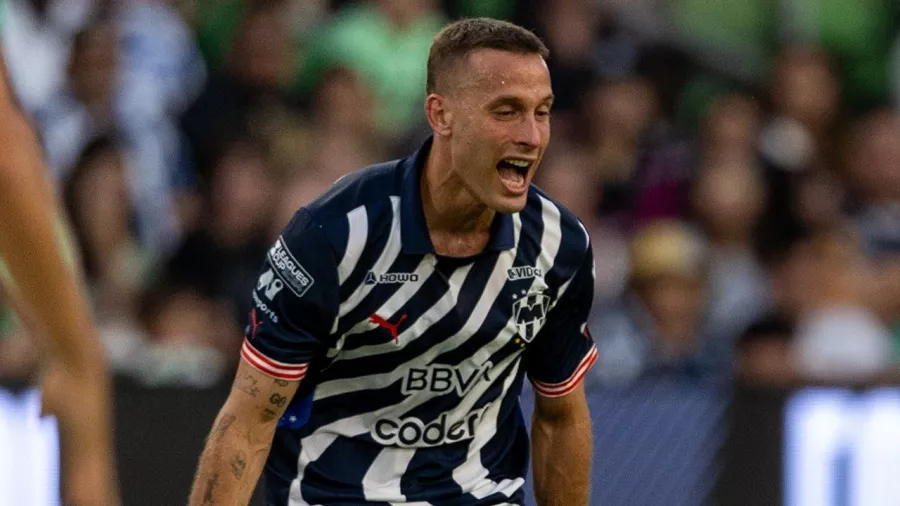 Así luce en el campo la nueva camiseta de Rayados.