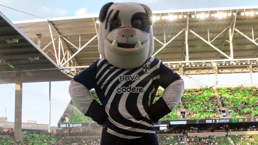 El nuevo jersey de Monterrey tiene franjas flamígeras, como si fuera una bandera ondeando.