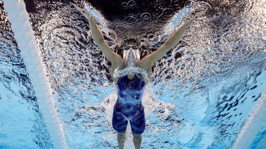 Kate Douglass conquista los 200 metros pecho