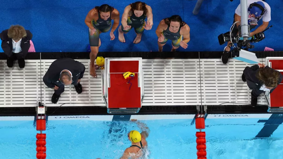 Después de 16 años, Australia gana el relevo 4x100 m libres