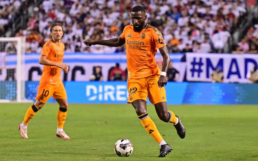 Así se ve el espectacular uniforme naranja del Real Madrid