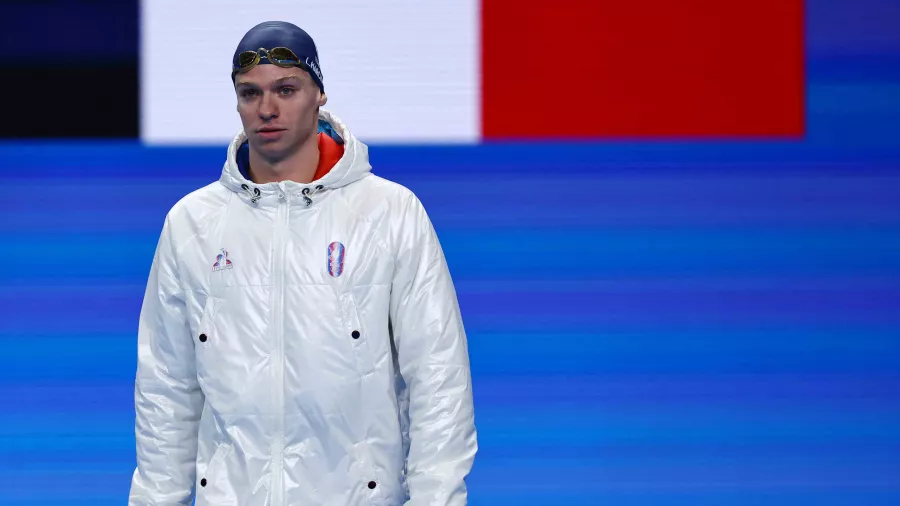 Léon Marchand se cuelga su cuarto oro en París 2024