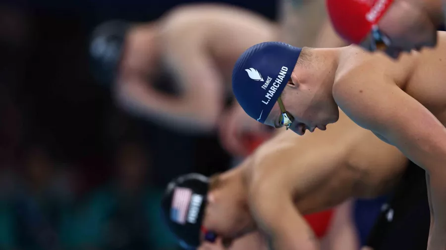 Léon Marchand se cuelga su cuarto oro en París 2024